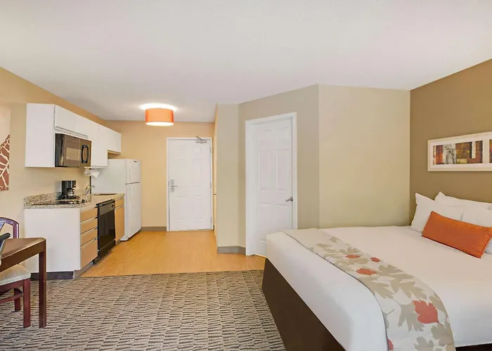 Mainstay Chicago Hotel