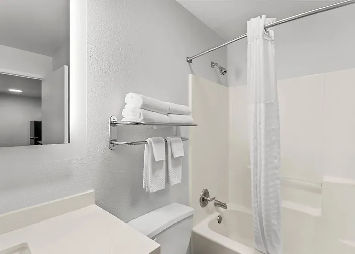 Mainstay Chicago 3*